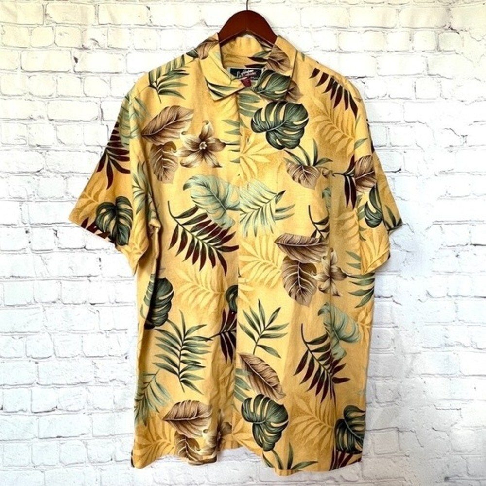 La Cabana Hawaiian Floral Palm Tree Button Down Short Sleeve